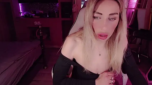 AnnieGOld_ webcam