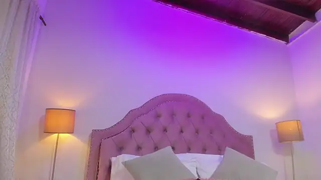 Mia_Culpa live sex cam