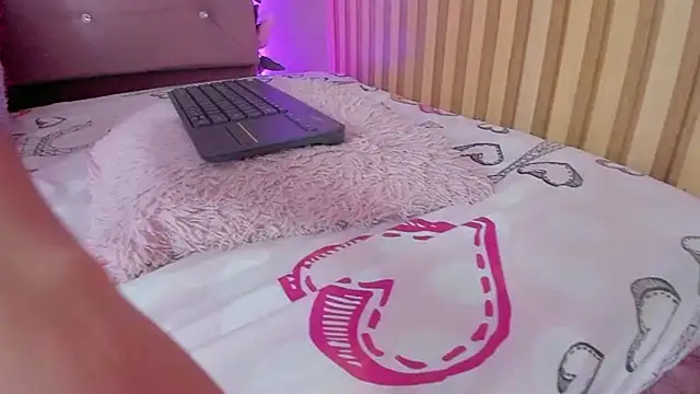 lovely__kiss__ webcam