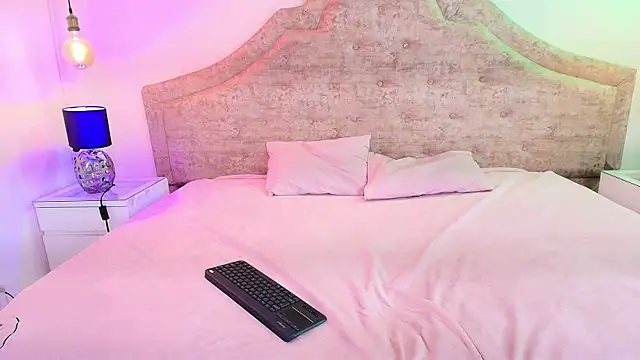 ZenyaVirelli webcam