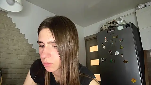 ZaraGuyette live cam on StripChat
