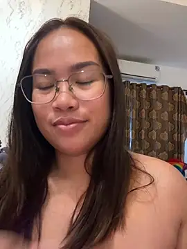 Ponthip live cam on StripChat