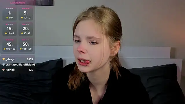 JulietteRain live sex cam