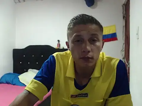 Stiiveen777 live sex cam