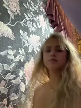 NinaVerse live cam on StripChat