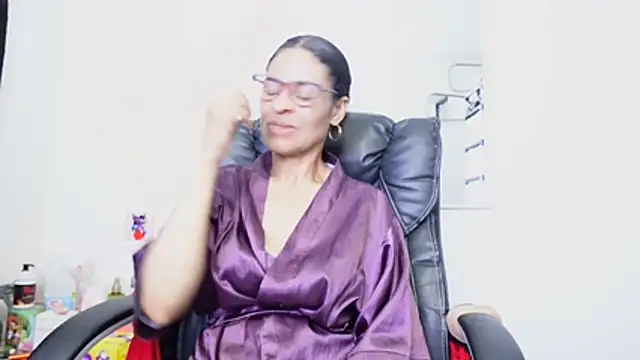 Aries_Mature webcam
