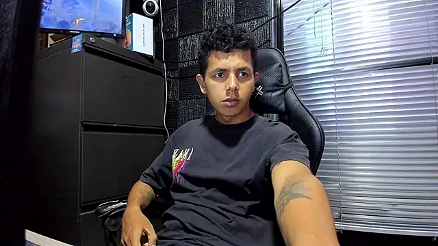 boy_bigcock24cm webcam