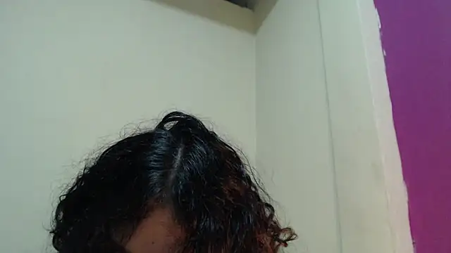 AlinaWoolf_ webcam