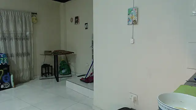 AlinaWoolf_ webcam