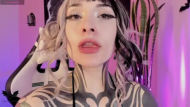 VelvetVampiree webcam