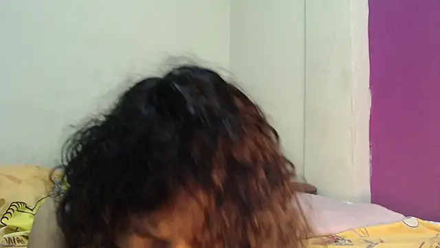 AlinaWoolf_ webcam
