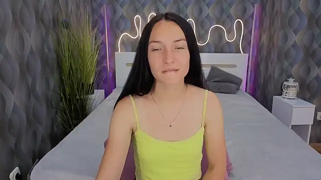 Yr_Shy_Bae webcam