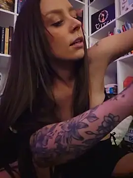 LilyOrion 🚛 live naked chat