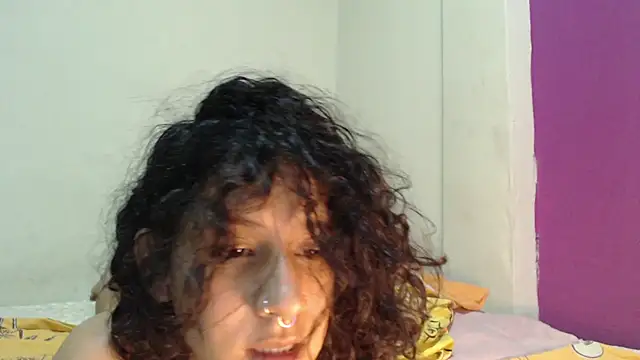 AlinaWoolf_ webcam