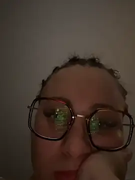 queenlo_xxx webcam