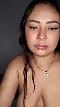 Damii_001 live cam on StripChat