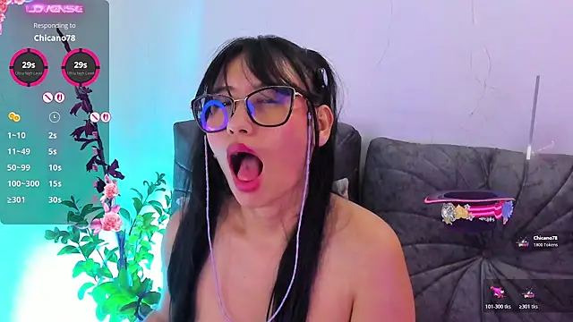 NayeCloud live sex cam