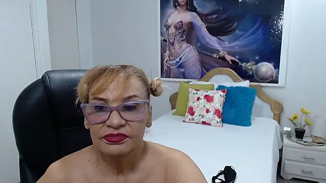 emiliaa_hot - Emiliaa_hot's free webcam - UK Sex Cams