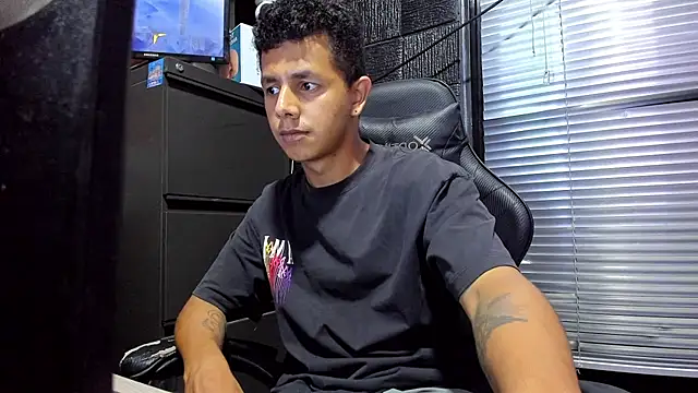boy_bigcock24cm webcam