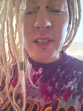 PinkTheHawk webcam