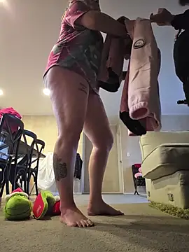PinkTheHawk webcam