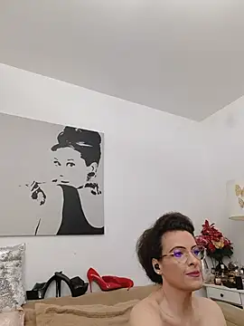 RebeccaNoble live cam on StripChat