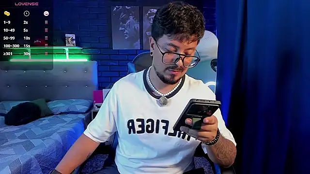 DaviidEvans_ live cam on StripChat