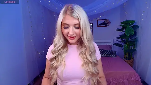 evacadooo - Evacadooo's free webcam - UK Sex Cams