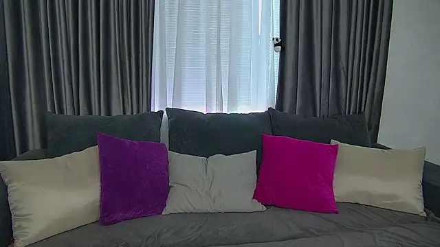 kitty_asstronaut (F young) - ride on dildo