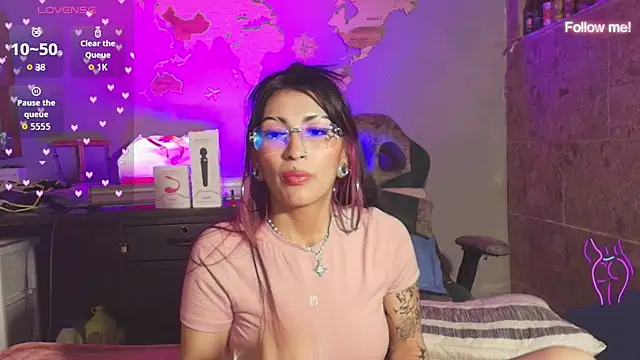 mia_devine_ webcam