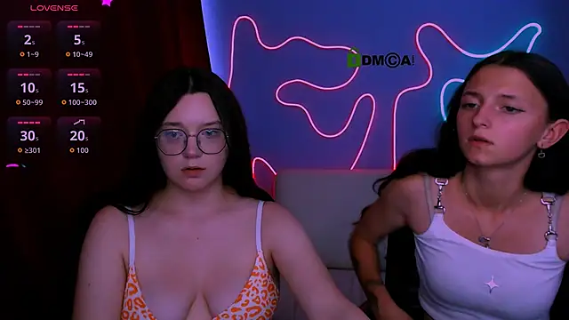 caroline_honeyy webcam