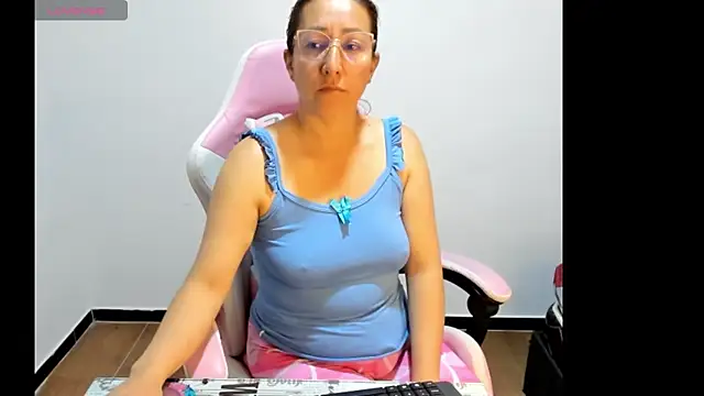 beautyfullchrys webcam