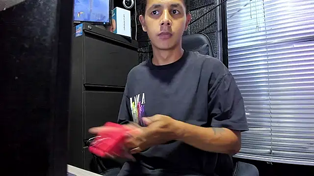 boy_bigcock24cm webcam