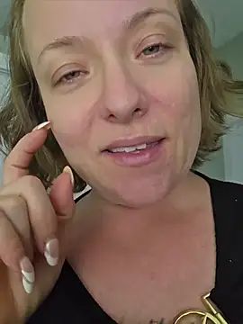 julimonroe webcam