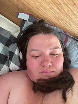 SunnyLeila2101 webcam