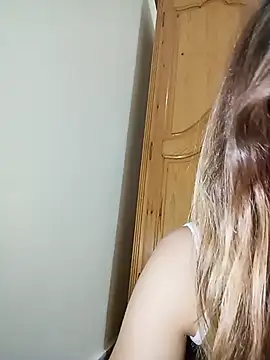 indilasixeey live cam on StripChat