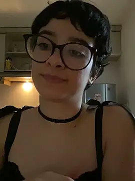 _Lunnaa_ live cam on StripChat