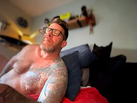 Tattooednakedguy webcam