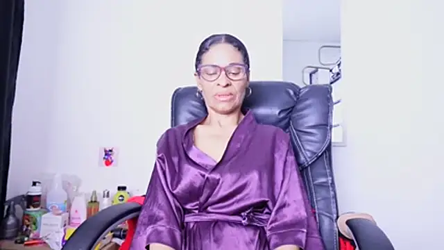 Aries_Mature webcam