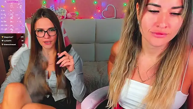 hotty_girls_here webcam