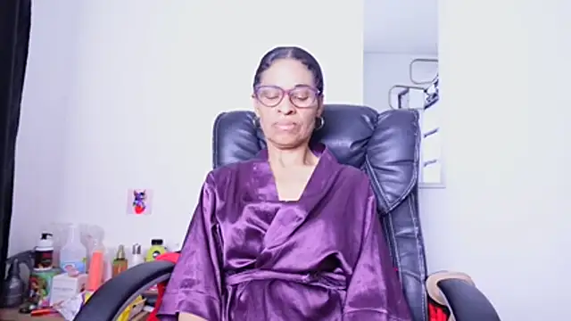 Aries_Mature webcam