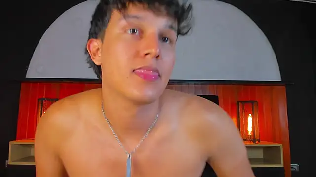 Leo_Savage_ webcam