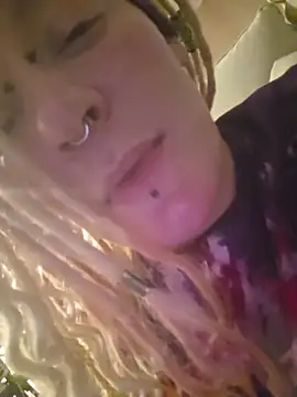 PinkTheHawk webcam