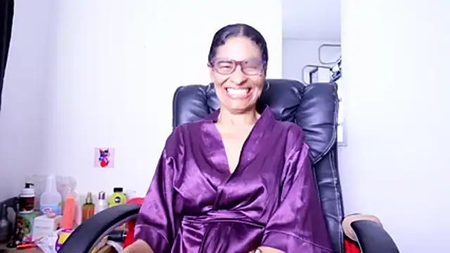 Aries_Mature webcam