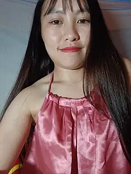 Cherry-squirtt live cam on StripChat