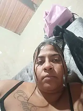 Giselabrunette25 webcam