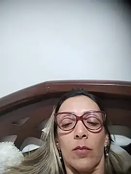 AlanaBrunetteX_X webcam