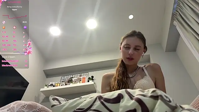 selena_favn webcam