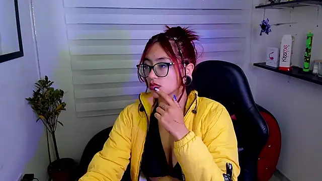 Sara_Red_X webcam