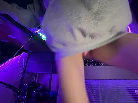 Lilactease webcam